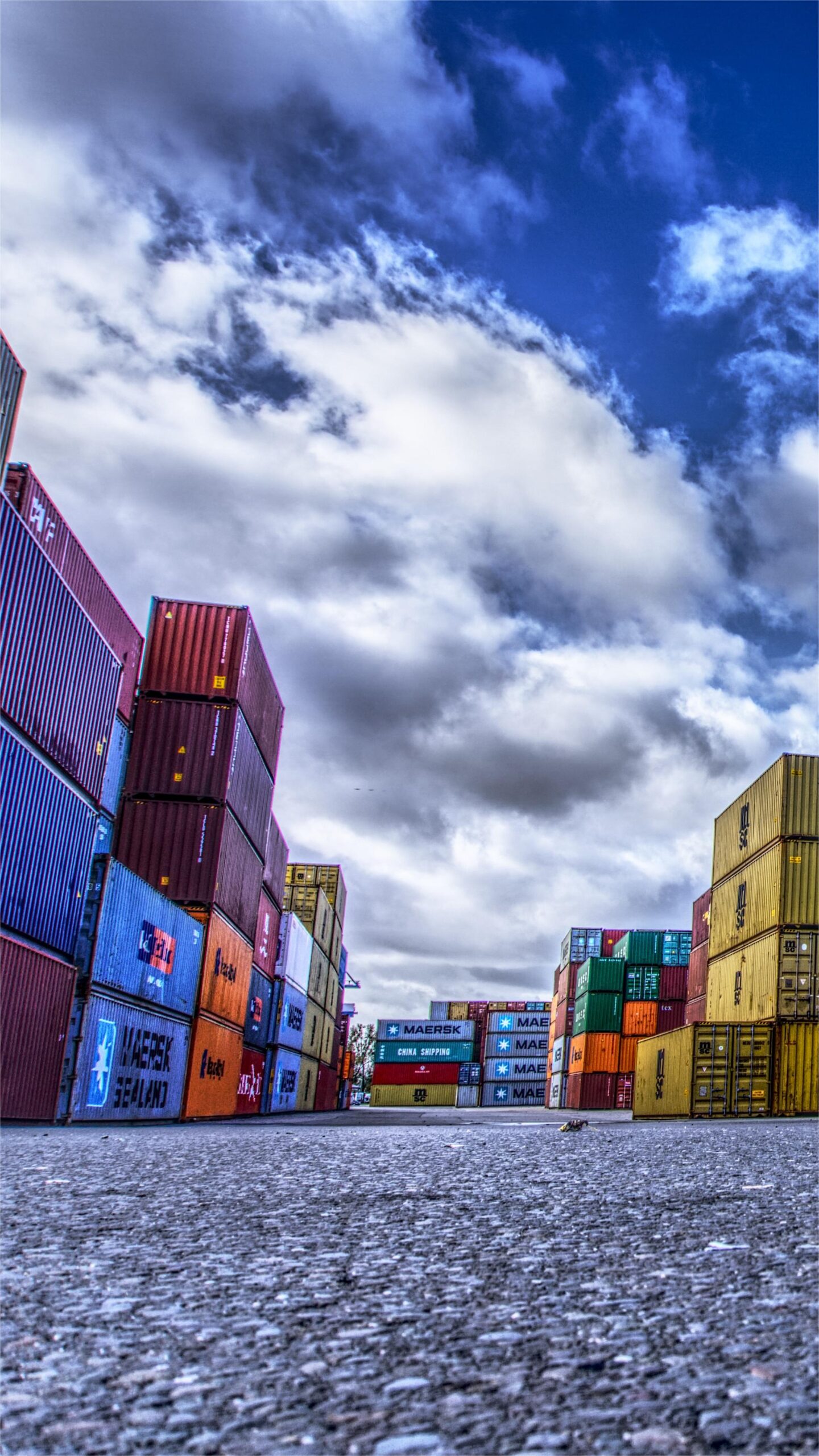 Comparison table of shipping methods from China to Canada